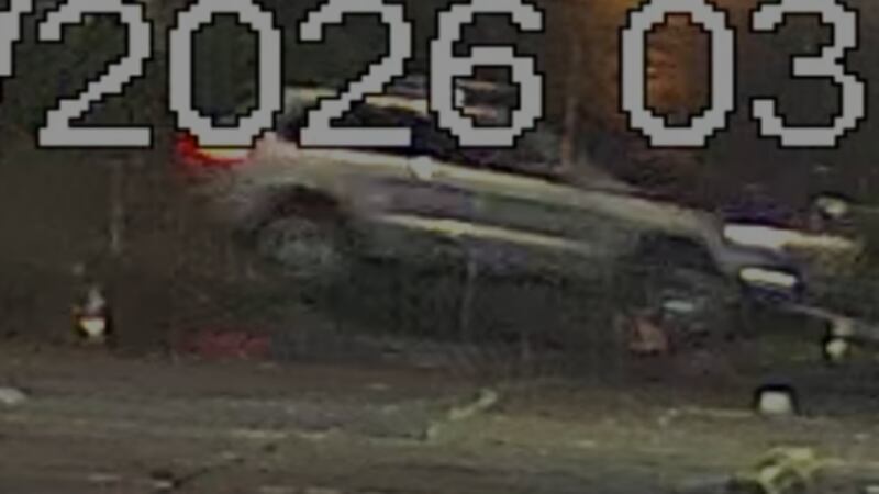Police searching for silver Jeep after pedestrian struck in South Nashville