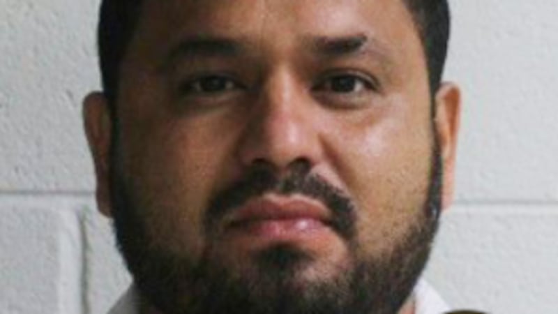 Alfonso Vasquez Morales acusado por las autoridades del condado de Smith de provocar un choque...
