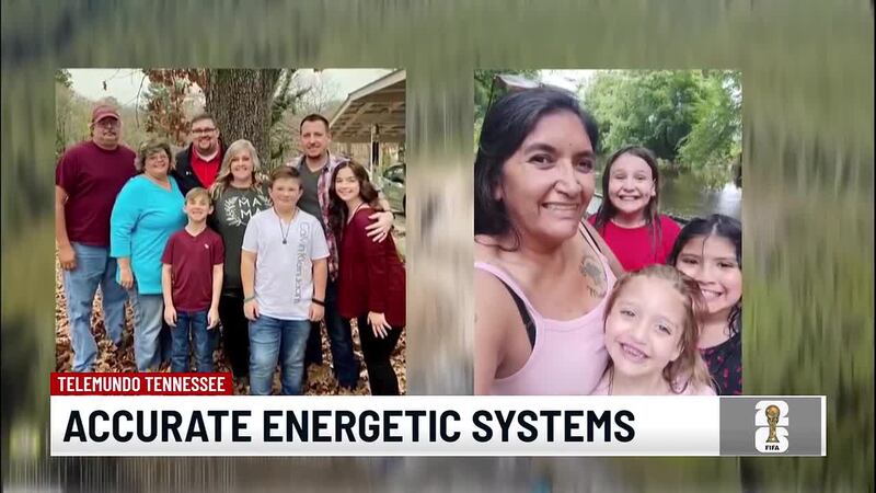 Una tarjeta de regalo y una camiseta con la fotografía de los fallecidos como regalo a...